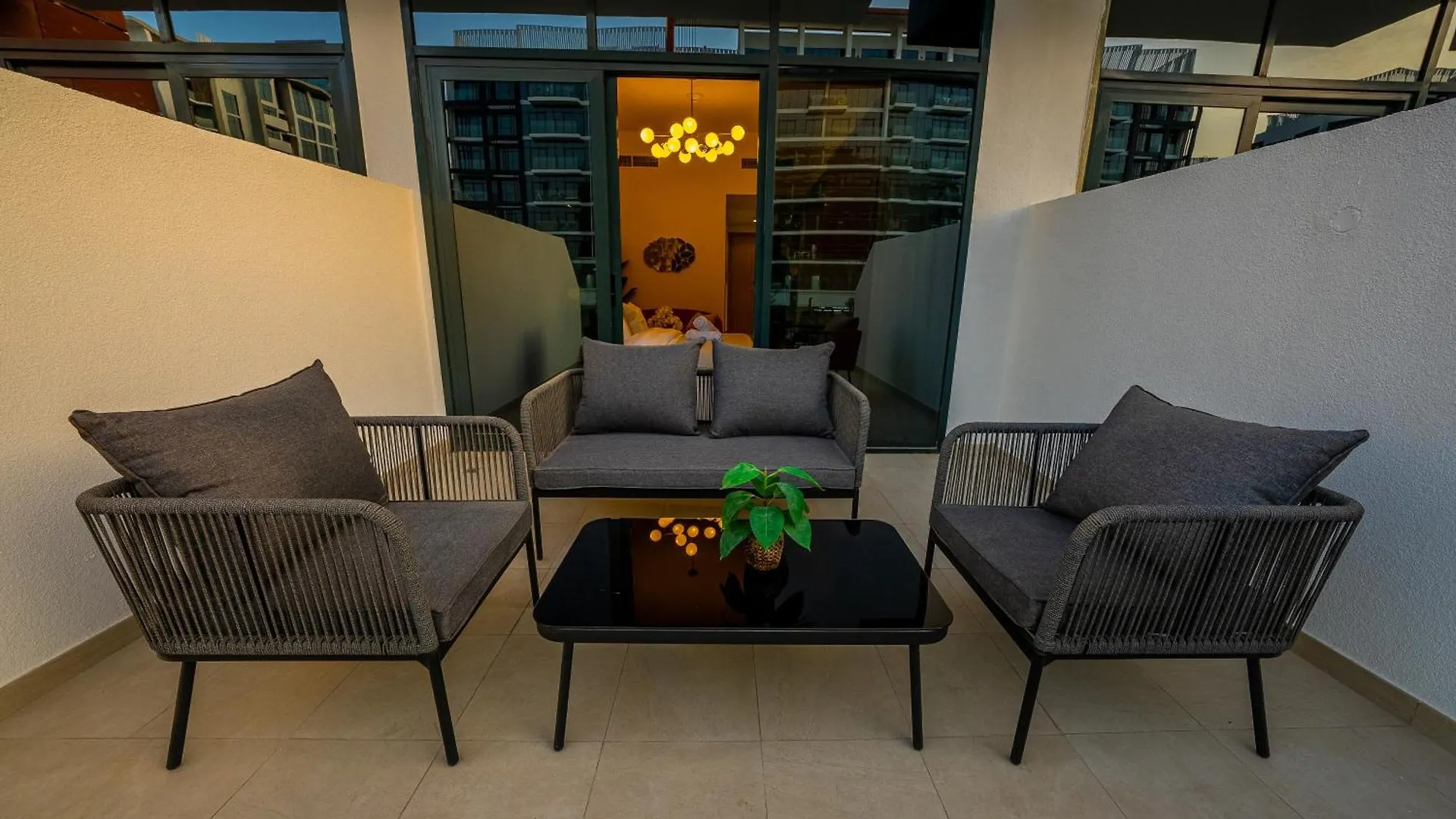 Elegant Studio With Pool Access & Private Terrace Dubai