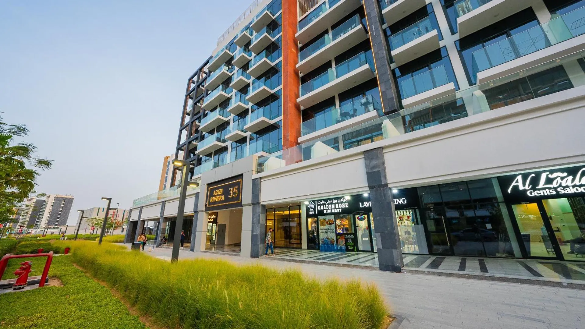 Elegant Studio With Pool Access & Private Terrace Dubai 0*,