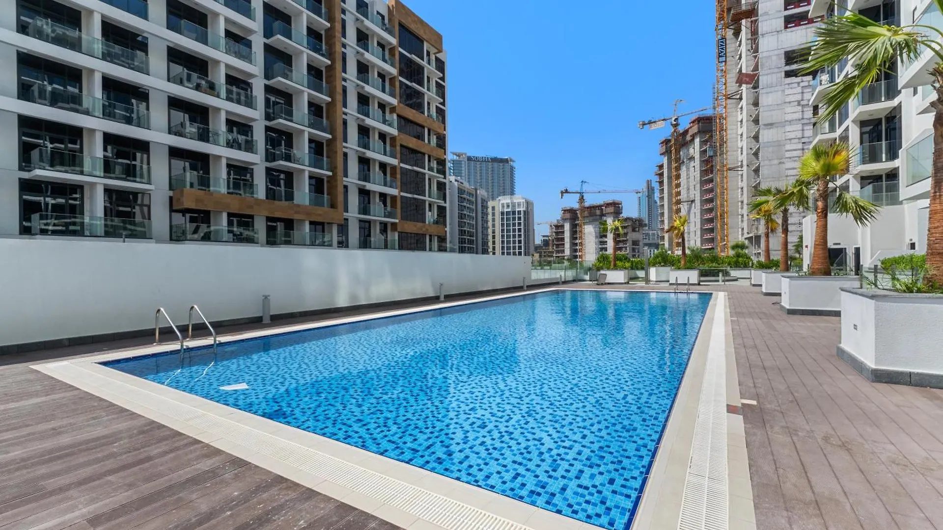 Holiday home Elegant Studio With Pool Access & Private Terrace Dubai